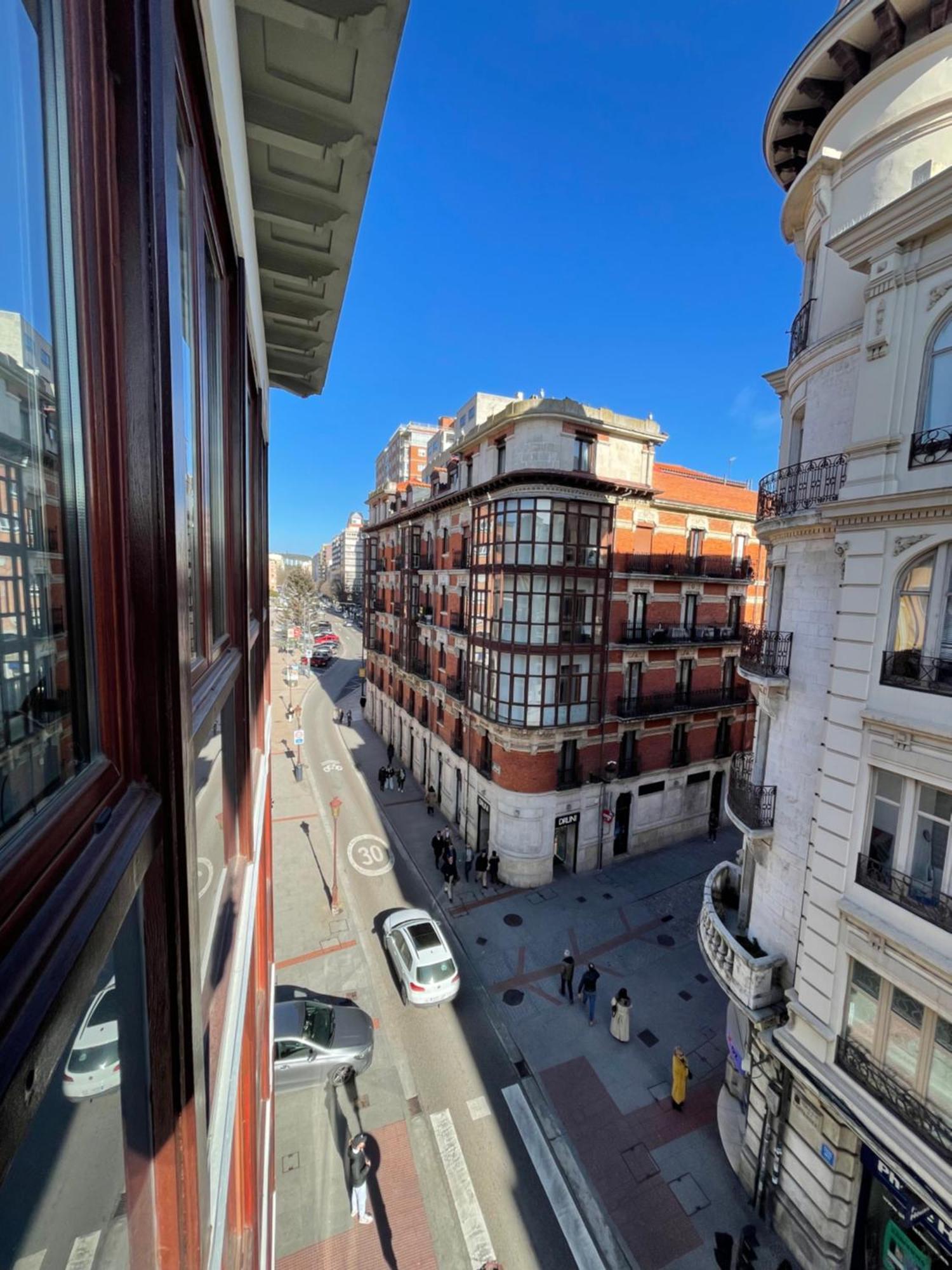 Atuaire Home Vivienda A Luminosa Parking Incluido En Plena Calle Comercial Burgo Buitenkant foto